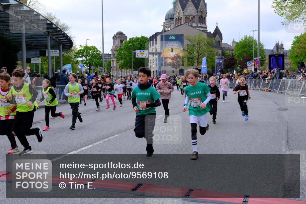 25.04.2026 - Das Zehntel Tim E. http://msf.ph/oto/9569108 25.04.2026 08:56:16 Ziel 1141, 1152, 1170, 1229, 1357, 1376, 1583, 1590, 1683, 1691, 2233, 2237, 2239, 2259, 2484, 2501, 2513, 2515, 2517, 2528, 2778, 2857, 2858, 2860, 2862, 2864, 3052, 3140, 3156, 3367, 3375, 3393, 3484, 3491, 3494, 3530, 3552, 3560, 3579, 3688, 3714, 3784, 3788, 3930 meine-sportfotos.de