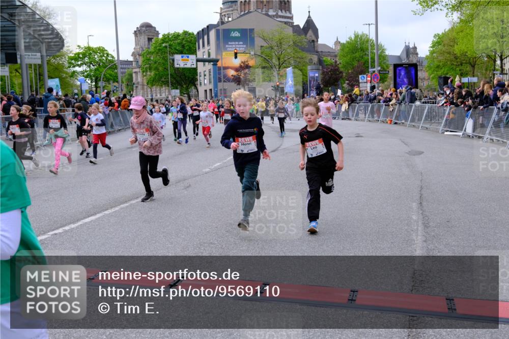 25.04.2026 - Das Zehntel Tim E. http://msf.ph/oto/9569110 25.04.2026 08:56:17 Ziel 1141, 1152, 1170, 1229, 1357, 1376, 1583, 1590, 1691, 1804, 1854, 2233, 2237, 2239, 2259, 2270, 2292, 2294, 2484, 2501, 2513, 2515, 2517, 2528, 2778, 2857, 2858, 2860, 2862, 2864, 3052, 3140, 3156, 3274, 3367, 3375, 3393, 3484, 3491, 3494, 3530, 3552, 3560, 3579, 3688, 3714, 3784, 3788, 3930, 4016, 4061, 4062 meine-sportfotos.de