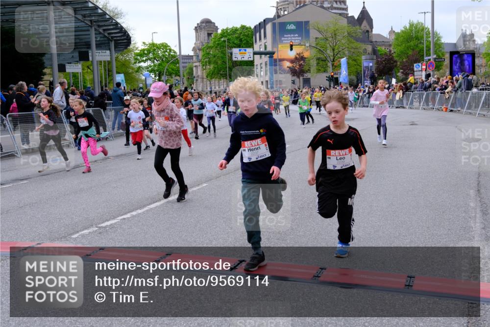 25.04.2026 - Das Zehntel Tim E. http://msf.ph/oto/9569114 25.04.2026 08:56:17 Ziel 1141, 1152, 1170, 1229, 1357, 1376, 1583, 1590, 1691, 1804, 1854, 2233, 2237, 2239, 2259, 2270, 2292, 2294, 2484, 2501, 2513, 2515, 2517, 2528, 2778, 2857, 2858, 2860, 2862, 2864, 3052, 3140, 3156, 3274, 3367, 3375, 3393, 3484, 3491, 3494, 3530, 3552, 3560, 3579, 3688, 3714, 3784, 3788, 3930, 4016, 4061, 4062 meine-sportfotos.de