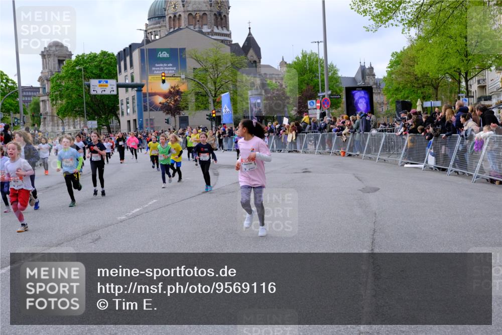25.04.2026 - Das Zehntel Tim E. http://msf.ph/oto/9569116 25.04.2026 08:56:19 Ziel 1141, 1152, 1170, 1229, 1357, 1376, 1561, 1583, 1590, 1691, 1804, 1814, 1854, 2233, 2237, 2239, 2259, 2270, 2292, 2294, 2484, 2501, 2513, 2515, 2517, 2528, 2708, 2715, 2857, 2858, 2860, 2862, 2864, 3052, 3140, 3156, 3274, 3367, 3369, 3375, 3393, 3484, 3491, 3552, 3560, 3688, 3714, 3784, 3930, 4016, 4061, 4062 meine-sportfotos.de