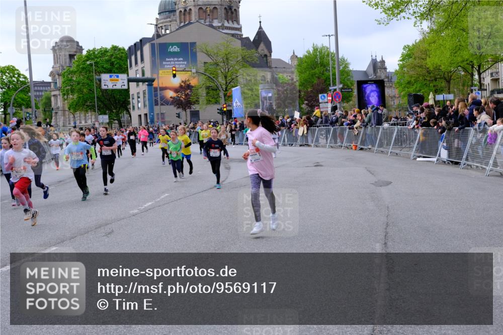 25.04.2026 - Das Zehntel Tim E. http://msf.ph/oto/9569117 25.04.2026 08:56:19 Ziel 1141, 1152, 1170, 1229, 1357, 1376, 1561, 1583, 1590, 1691, 1804, 1814, 1854, 2233, 2237, 2239, 2259, 2270, 2292, 2294, 2484, 2501, 2513, 2515, 2517, 2528, 2708, 2715, 2857, 2858, 2860, 2862, 2864, 3052, 3140, 3156, 3274, 3367, 3369, 3375, 3393, 3484, 3491, 3552, 3560, 3688, 3714, 3784, 3930, 4016, 4061, 4062 meine-sportfotos.de