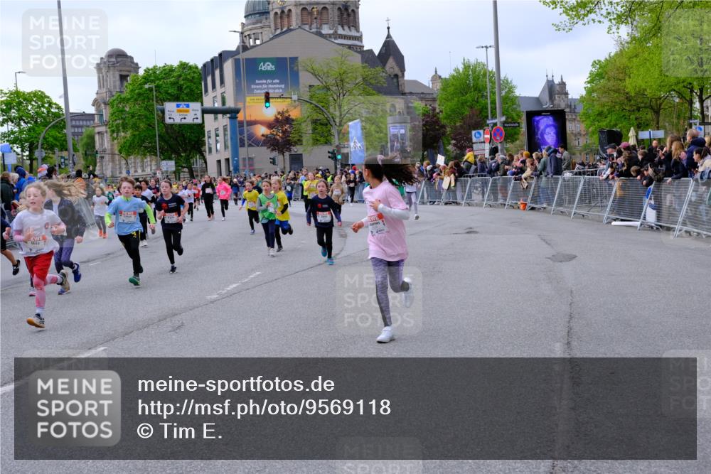 25.04.2026 - Das Zehntel Tim E. http://msf.ph/oto/9569118 25.04.2026 08:56:19 Ziel 1141, 1152, 1170, 1229, 1357, 1376, 1561, 1583, 1590, 1691, 1804, 1814, 1854, 2233, 2237, 2239, 2259, 2270, 2292, 2294, 2484, 2501, 2513, 2515, 2517, 2528, 2708, 2715, 2857, 2858, 2860, 2862, 2864, 3052, 3140, 3156, 3274, 3367, 3369, 3375, 3393, 3484, 3491, 3552, 3560, 3688, 3714, 3784, 3930, 4016, 4061, 4062 meine-sportfotos.de