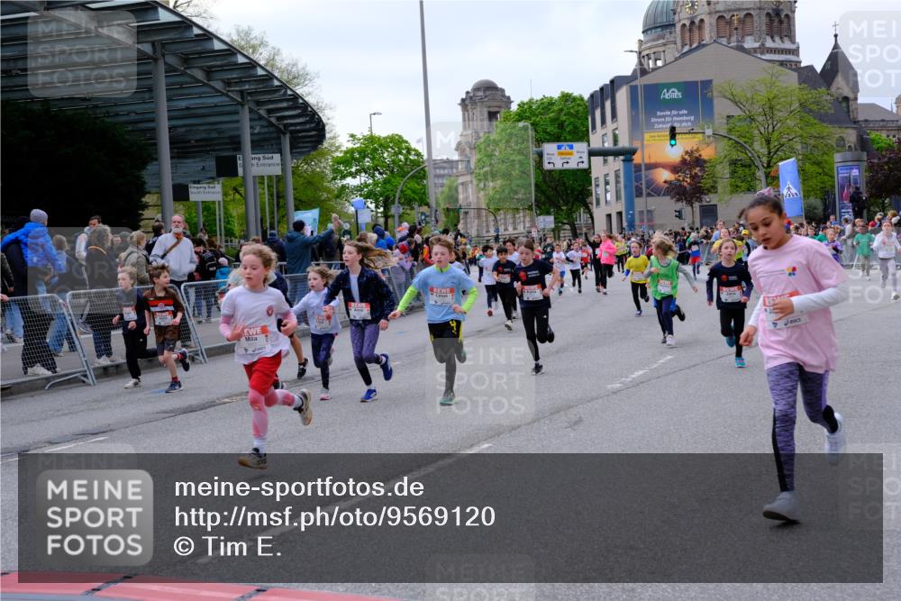 25.04.2026 - Das Zehntel Tim E. http://msf.ph/oto/9569120 25.04.2026 08:56:20 Ziel 1141, 1152, 1170, 1229, 1357, 1376, 1561, 1583, 1590, 1804, 1814, 1854, 1905, 2233, 2237, 2239, 2259, 2270, 2292, 2294, 2336, 2501, 2513, 2515, 2517, 2528, 2708, 2715, 2857, 2858, 2860, 2862, 2864, 3052, 3138, 3140, 3156, 3274, 3367, 3369, 3375, 3393, 3688, 3714, 3784, 3930, 4016, 4061, 4062 meine-sportfotos.de