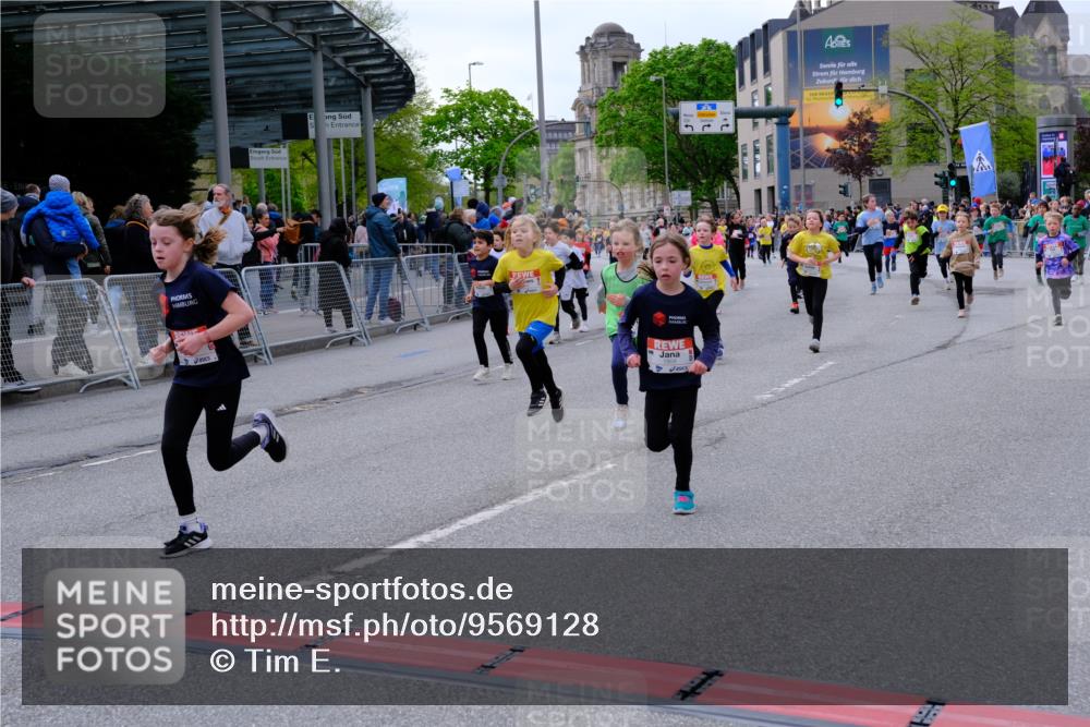 25.04.2026 - Das Zehntel Tim E. http://msf.ph/oto/9569128 25.04.2026 08:56:22 Ziel 1141, 1152, 1170, 1204, 1206, 1357, 1561, 1804, 1814, 1833, 1854, 1905, 2233, 2237, 2239, 2259, 2270, 2274, 2292, 2294, 2336, 2513, 2515, 2517, 2528, 2571, 2708, 2715, 2858, 2860, 2862, 3052, 3138, 3140, 3156, 3274, 3367, 3369, 3375, 3393, 3439, 3453, 3495, 3556, 3566, 3688, 3784, 3930, 4016, 4061, 4062 meine-sportfotos.de