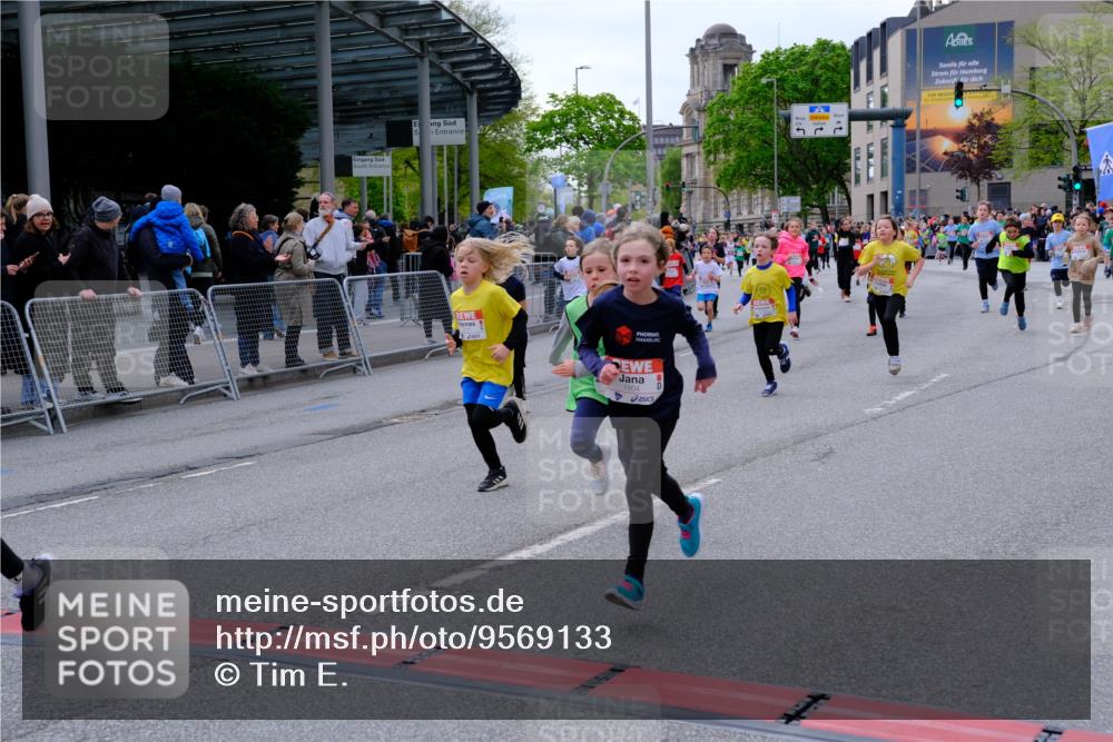 25.04.2026 - Das Zehntel Tim E. http://msf.ph/oto/9569133 25.04.2026 08:56:22 Ziel 1141, 1152, 1170, 1204, 1206, 1357, 1561, 1804, 1814, 1833, 1854, 1905, 2233, 2237, 2239, 2259, 2270, 2274, 2292, 2294, 2336, 2513, 2515, 2517, 2528, 2571, 2708, 2715, 2858, 2860, 2862, 3052, 3138, 3140, 3156, 3274, 3367, 3369, 3375, 3393, 3439, 3453, 3495, 3556, 3566, 3688, 3784, 3930, 4016, 4061, 4062 meine-sportfotos.de