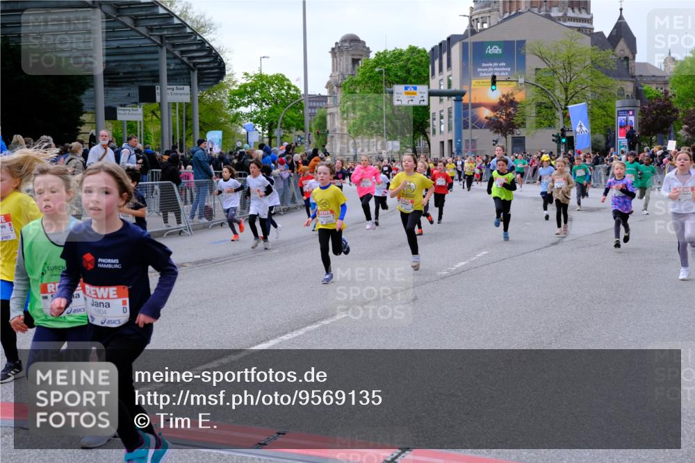 25.04.2026 - Das Zehntel Tim E. http://msf.ph/oto/9569135 25.04.2026 08:56:23 Ziel 1141, 1152, 1170, 1204, 1206, 1357, 1561, 1804, 1814, 1833, 1854, 1905, 2237, 2239, 2259, 2270, 2274, 2292, 2294, 2336, 2399, 2515, 2517, 2571, 2708, 2715, 2858, 2860, 2862, 3052, 3138, 3140, 3156, 3274, 3367, 3369, 3375, 3393, 3439, 3453, 3495, 3556, 3566, 3784, 3930, 4016, 4061, 4062 meine-sportfotos.de