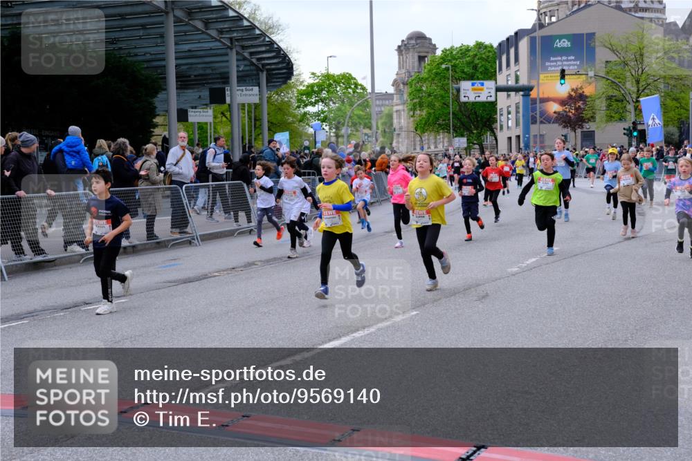 25.04.2026 - Das Zehntel Tim E. http://msf.ph/oto/9569140 25.04.2026 08:56:23 Ziel 1141, 1152, 1170, 1204, 1206, 1357, 1561, 1804, 1814, 1833, 1854, 1905, 2237, 2239, 2259, 2270, 2274, 2292, 2294, 2336, 2399, 2515, 2517, 2571, 2708, 2715, 2858, 2860, 2862, 3052, 3138, 3140, 3156, 3274, 3367, 3369, 3375, 3393, 3439, 3453, 3495, 3556, 3566, 3784, 3930, 4016, 4061, 4062 meine-sportfotos.de