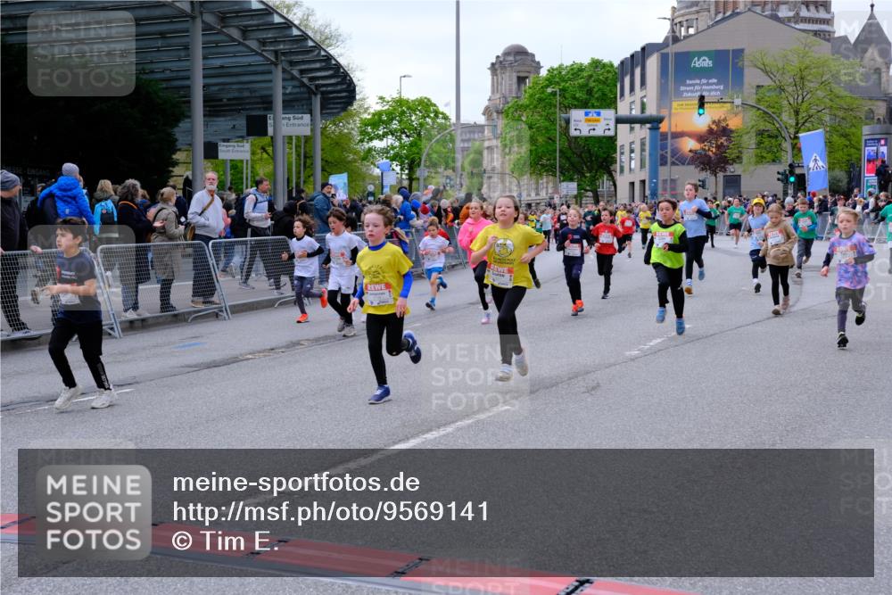 25.04.2026 - Das Zehntel Tim E. http://msf.ph/oto/9569141 25.04.2026 08:56:23 Ziel 1141, 1152, 1170, 1204, 1206, 1357, 1561, 1804, 1814, 1833, 1854, 1905, 2237, 2239, 2259, 2270, 2274, 2292, 2294, 2336, 2399, 2515, 2517, 2571, 2708, 2715, 2858, 2860, 2862, 3052, 3138, 3140, 3156, 3274, 3367, 3369, 3375, 3393, 3439, 3453, 3495, 3556, 3566, 3784, 3930, 4016, 4061, 4062 meine-sportfotos.de