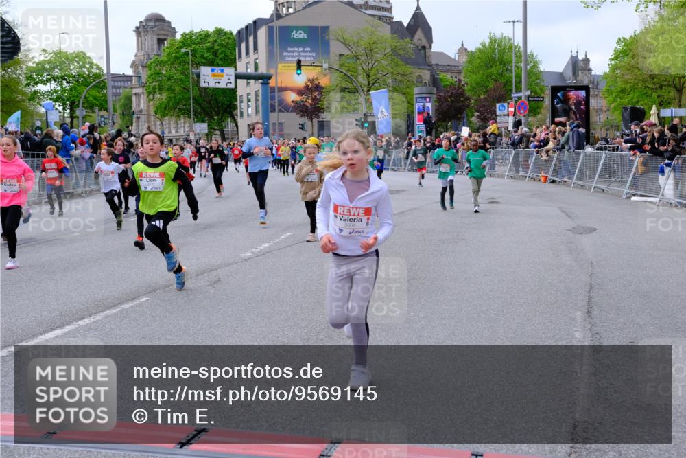 25.04.2026 - Das Zehntel Tim E. http://msf.ph/oto/9569145 25.04.2026 08:56:24 Ziel 1141, 1152, 1170, 1204, 1206, 1262, 1357, 1561, 1713, 1804, 1814, 1833, 1854, 1905, 2237, 2239, 2259, 2270, 2274, 2292, 2294, 2336, 2399, 2443, 2515, 2571, 2708, 2715, 2858, 2860, 2862, 3047, 3052, 3068, 3138, 3274, 3367, 3369, 3375, 3393, 3439, 3453, 3495, 3556, 3566, 3784, 3930, 4016, 4061, 4062 meine-sportfotos.de