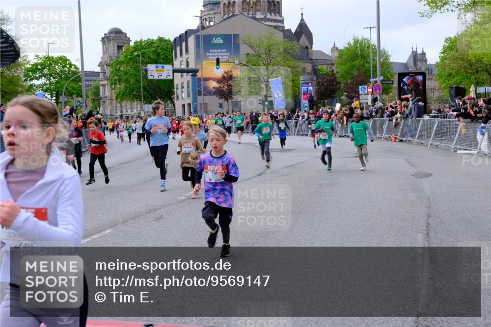 25.04.2026 - Das Zehntel Tim E. http://msf.ph/oto/9569147 25.04.2026 08:56:25 Ziel 1170, 1204, 1206, 1262, 1322, 1329, 1357, 1561, 1713, 1804, 1814, 1833, 1854, 1905, 2239, 2259, 2270, 2274, 2292, 2294, 2336, 2399, 2443, 2571, 2708, 2715, 2858, 2860, 2862, 3047, 3052, 3068, 3138, 3274, 3367, 3369, 3375, 3393, 3420, 3439, 3453, 3495, 3556, 3566, 3784, 3930, 4016, 4061, 4062 meine-sportfotos.de