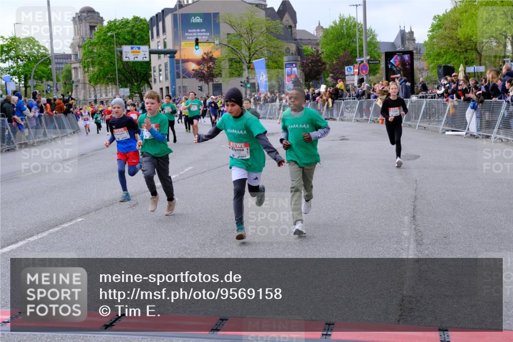 25.04.2026 - Das Zehntel Tim E. http://msf.ph/oto/9569158 25.04.2026 08:56:28 Ziel 1170, 1204, 1206, 1262, 1322, 1329, 1561, 1713, 1804, 1814, 1833, 1854, 1905, 2270, 2274, 2292, 2294, 2336, 2399, 2443, 2512, 2522, 2563, 2571, 2708, 2715, 3047, 3068, 3138, 3274, 3369, 3420, 3439, 3453, 3495, 3556, 3566, 4016, 4061, 4062 meine-sportfotos.de