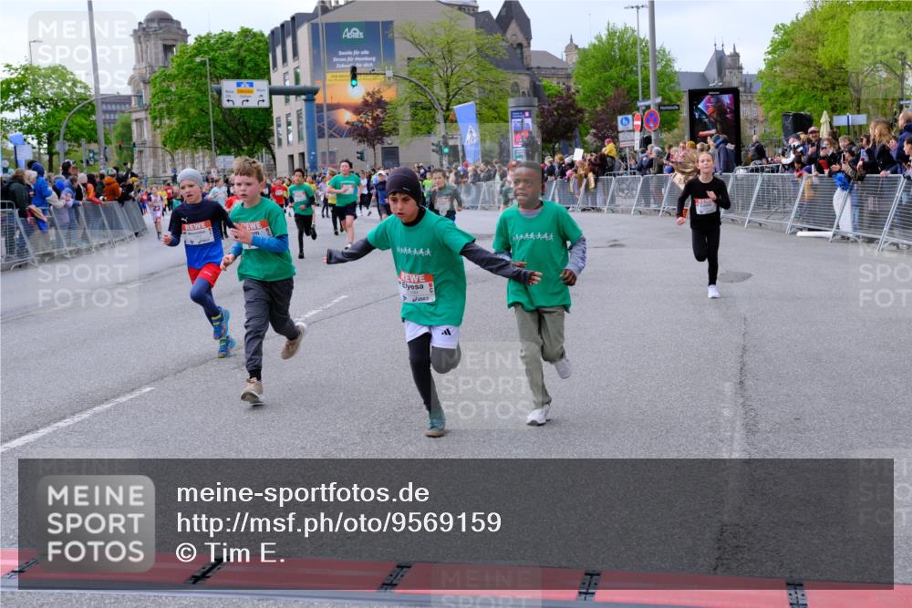 25.04.2026 - Das Zehntel Tim E. http://msf.ph/oto/9569159 25.04.2026 08:56:28 Ziel 1170, 1204, 1206, 1262, 1322, 1329, 1561, 1713, 1804, 1814, 1833, 1854, 1905, 2270, 2274, 2292, 2294, 2336, 2399, 2443, 2512, 2522, 2563, 2571, 2708, 2715, 3047, 3068, 3138, 3274, 3369, 3420, 3439, 3453, 3495, 3556, 3566, 4016, 4061, 4062 meine-sportfotos.de