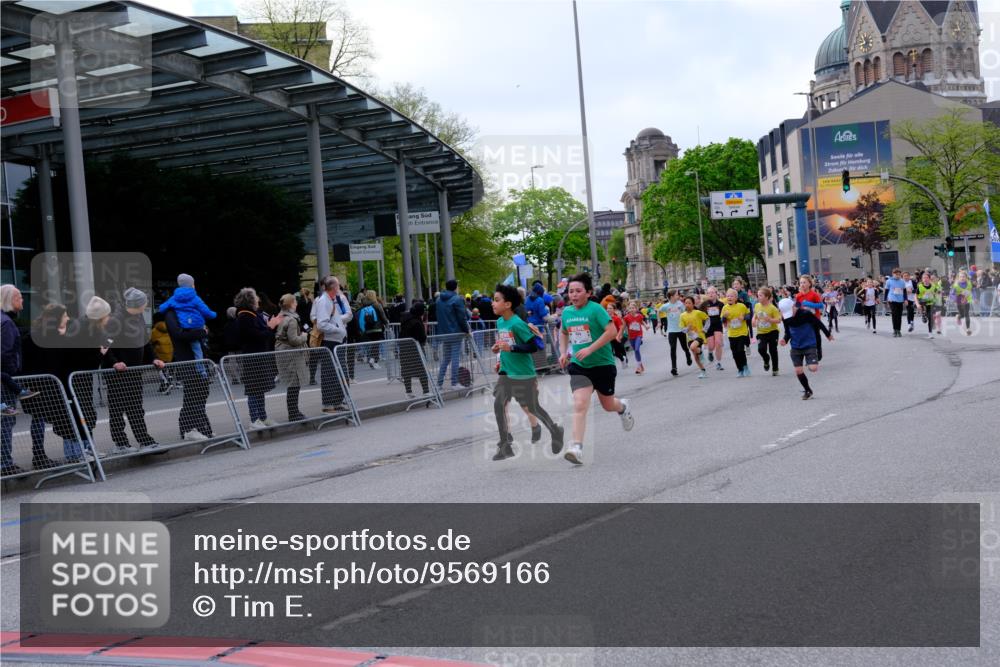 25.04.2026 - Das Zehntel Tim E. http://msf.ph/oto/9569166 25.04.2026 08:56:31 Ziel 1204, 1206, 1262, 1322, 1329, 1561, 1713, 1814, 1833, 1905, 2247, 2274, 2336, 2399, 2443, 2512, 2522, 2563, 2571, 2708, 2805, 2970, 2979, 3047, 3068, 3138, 3369, 3420, 3439, 3453, 3495, 3556, 3566, 4071 meine-sportfotos.de