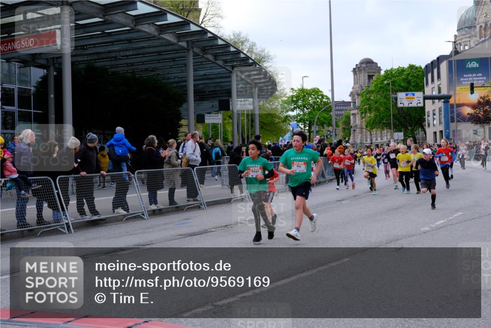 25.04.2026 - Das Zehntel Tim E. http://msf.ph/oto/9569169 25.04.2026 08:56:31 Ziel 1204, 1206, 1262, 1322, 1329, 1561, 1713, 1814, 1833, 1905, 2247, 2274, 2336, 2399, 2443, 2512, 2522, 2563, 2571, 2708, 2805, 2970, 2979, 3047, 3068, 3138, 3369, 3420, 3439, 3453, 3495, 3556, 3566, 4071 meine-sportfotos.de