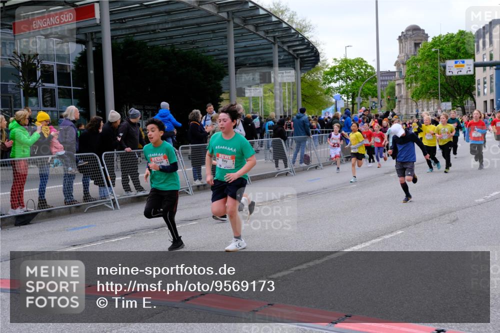 25.04.2026 - Das Zehntel Tim E. http://msf.ph/oto/9569173 25.04.2026 08:56:32 Ziel 1204, 1206, 1262, 1322, 1329, 1563, 1566, 1713, 1833, 1905, 2247, 2274, 2336, 2399, 2443, 2512, 2522, 2563, 2571, 2805, 2970, 2979, 3047, 3068, 3138, 3184, 3197, 3420, 3439, 3453, 3495, 3556, 3566, 4071 meine-sportfotos.de