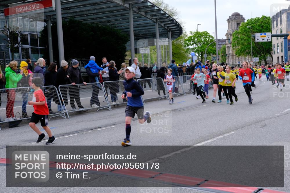 25.04.2026 - Das Zehntel Tim E. http://msf.ph/oto/9569178 25.04.2026 08:56:33 Ziel 1204, 1206, 1262, 1322, 1329, 1557, 1563, 1564, 1566, 1713, 1833, 2076, 2247, 2274, 2399, 2429, 2443, 2512, 2522, 2563, 2571, 2629, 2805, 2970, 2979, 3047, 3068, 3122, 3184, 3197, 3420, 3439, 3453, 3495, 3556, 3566, 4071 meine-sportfotos.de