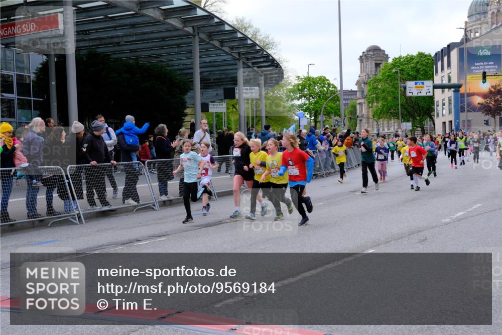 25.04.2026 - Das Zehntel Tim E. http://msf.ph/oto/9569184 25.04.2026 08:56:34 Ziel 1204, 1206, 1262, 1280, 1322, 1329, 1555, 1557, 1563, 1564, 1566, 1713, 1833, 2076, 2247, 2274, 2399, 2429, 2443, 2512, 2522, 2563, 2571, 2629, 2805, 2835, 2970, 2979, 3047, 3068, 3122, 3184, 3197, 3420, 3439, 3556, 3566, 4071 meine-sportfotos.de