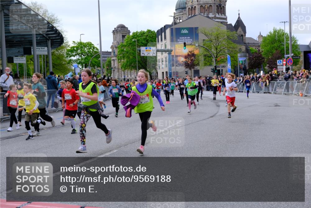 25.04.2026 - Das Zehntel Tim E. http://msf.ph/oto/9569188 25.04.2026 08:56:37 Ziel 1192, 1280, 1322, 1329, 1555, 1557, 1563, 1564, 1566, 1993, 1998, 2076, 2247, 2429, 2512, 2522, 2563, 2629, 2651, 2674, 2805, 2818, 2835, 2970, 2979, 3122, 3184, 3197, 3315, 3420, 3558, 3577, 4071 meine-sportfotos.de