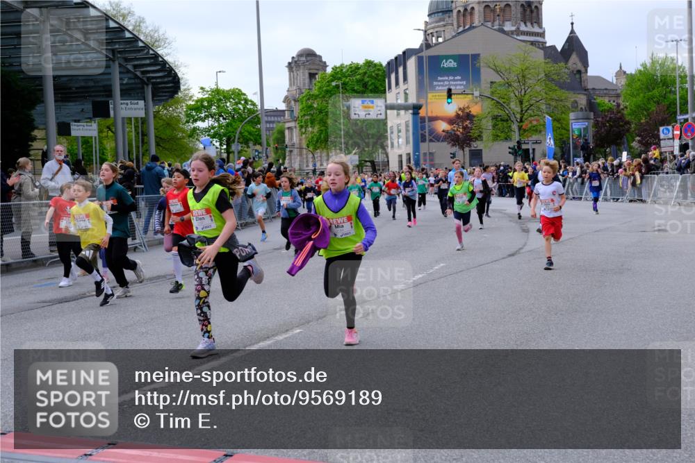 25.04.2026 - Das Zehntel Tim E. http://msf.ph/oto/9569189 25.04.2026 08:56:37 Ziel 1192, 1280, 1322, 1329, 1555, 1557, 1563, 1564, 1566, 1993, 1998, 2076, 2247, 2429, 2512, 2522, 2563, 2629, 2651, 2674, 2805, 2818, 2835, 2970, 2979, 3122, 3184, 3197, 3315, 3420, 3558, 3577, 4071 meine-sportfotos.de