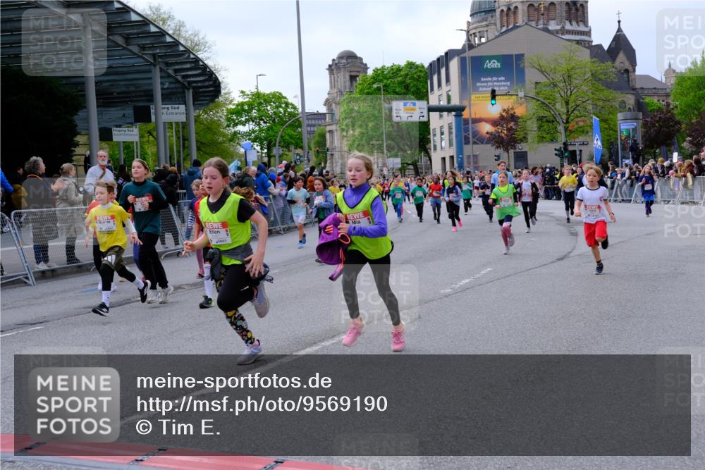 25.04.2026 - Das Zehntel Tim E. http://msf.ph/oto/9569190 25.04.2026 08:56:37 Ziel 1192, 1280, 1322, 1329, 1555, 1557, 1563, 1564, 1566, 1993, 1998, 2076, 2247, 2429, 2512, 2522, 2563, 2629, 2651, 2674, 2805, 2818, 2835, 2970, 2979, 3122, 3184, 3197, 3315, 3420, 3558, 3577, 4071 meine-sportfotos.de