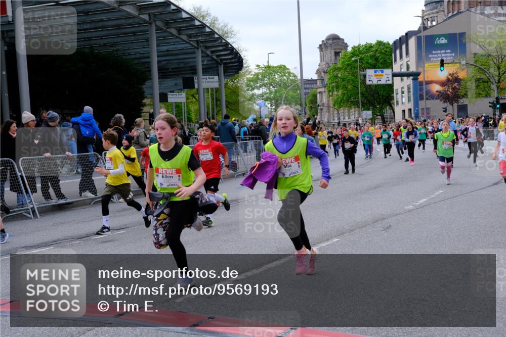 25.04.2026 - Das Zehntel Tim E. http://msf.ph/oto/9569193 25.04.2026 08:56:37 Ziel 1192, 1280, 1322, 1329, 1555, 1557, 1563, 1564, 1566, 1993, 1998, 2076, 2247, 2429, 2512, 2522, 2563, 2629, 2651, 2674, 2805, 2818, 2835, 2970, 2979, 3122, 3184, 3197, 3315, 3420, 3558, 3577, 4071 meine-sportfotos.de
