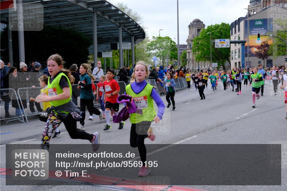 25.04.2026 - Das Zehntel Tim E. http://msf.ph/oto/9569195 25.04.2026 08:56:37 Ziel 1192, 1280, 1322, 1329, 1555, 1557, 1563, 1564, 1566, 1993, 1998, 2076, 2247, 2429, 2512, 2522, 2563, 2629, 2651, 2674, 2805, 2818, 2835, 2970, 2979, 3122, 3184, 3197, 3315, 3420, 3558, 3577, 4071 meine-sportfotos.de