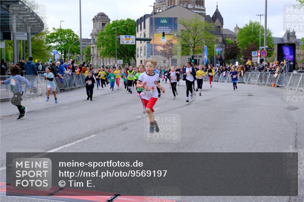 25.04.2026 - Das Zehntel Tim E. http://msf.ph/oto/9569197 25.04.2026 08:56:38 Ziel 1192, 1280, 1290, 1318, 1555, 1557, 1563, 1564, 1566, 1993, 1998, 2076, 2247, 2429, 2512, 2522, 2563, 2629, 2651, 2674, 2805, 2818, 2835, 2970, 2979, 3122, 3184, 3197, 3315, 3558, 3577, 4071 meine-sportfotos.de