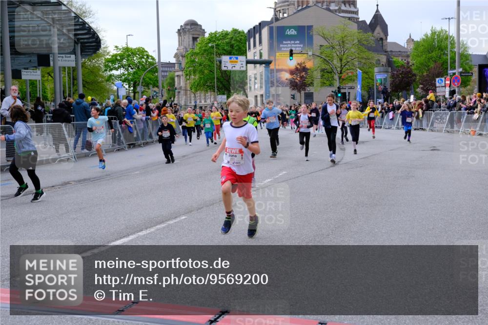 25.04.2026 - Das Zehntel Tim E. http://msf.ph/oto/9569200 25.04.2026 08:56:38 Ziel 1192, 1280, 1290, 1318, 1555, 1557, 1563, 1564, 1566, 1993, 1998, 2076, 2247, 2429, 2512, 2522, 2563, 2629, 2651, 2674, 2805, 2818, 2835, 2970, 2979, 3122, 3184, 3197, 3315, 3558, 3577, 4071 meine-sportfotos.de