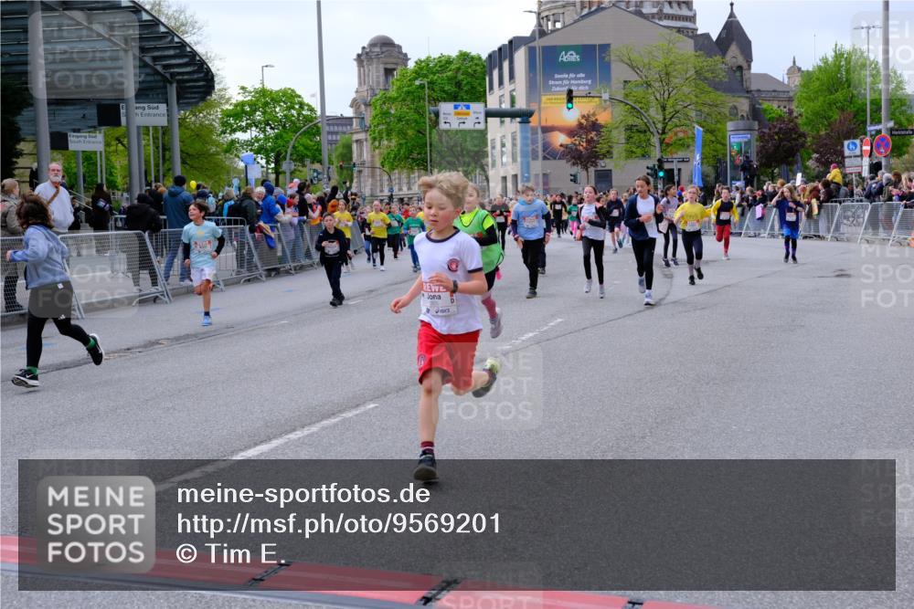 25.04.2026 - Das Zehntel Tim E. http://msf.ph/oto/9569201 25.04.2026 08:56:38 Ziel 1192, 1280, 1290, 1318, 1555, 1557, 1563, 1564, 1566, 1993, 1998, 2076, 2247, 2429, 2512, 2522, 2563, 2629, 2651, 2674, 2805, 2818, 2835, 2970, 2979, 3122, 3184, 3197, 3315, 3558, 3577, 4071 meine-sportfotos.de