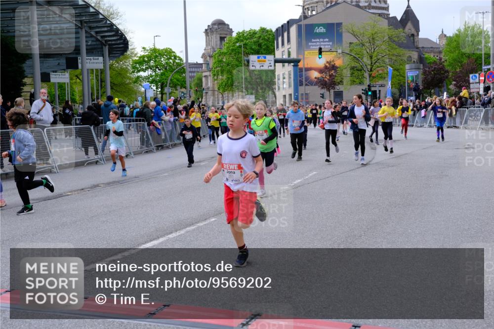 25.04.2026 - Das Zehntel Tim E. http://msf.ph/oto/9569202 25.04.2026 08:56:39 Ziel 1085, 1192, 1280, 1290, 1299, 1318, 1397, 1555, 1557, 1563, 1564, 1566, 1993, 1998, 2076, 2247, 2253, 2429, 2512, 2522, 2563, 2621, 2629, 2651, 2674, 2799, 2802, 2805, 2818, 2835, 2970, 2979, 3122, 3184, 3193, 3197, 3315, 3558, 3577, 4071 meine-sportfotos.de