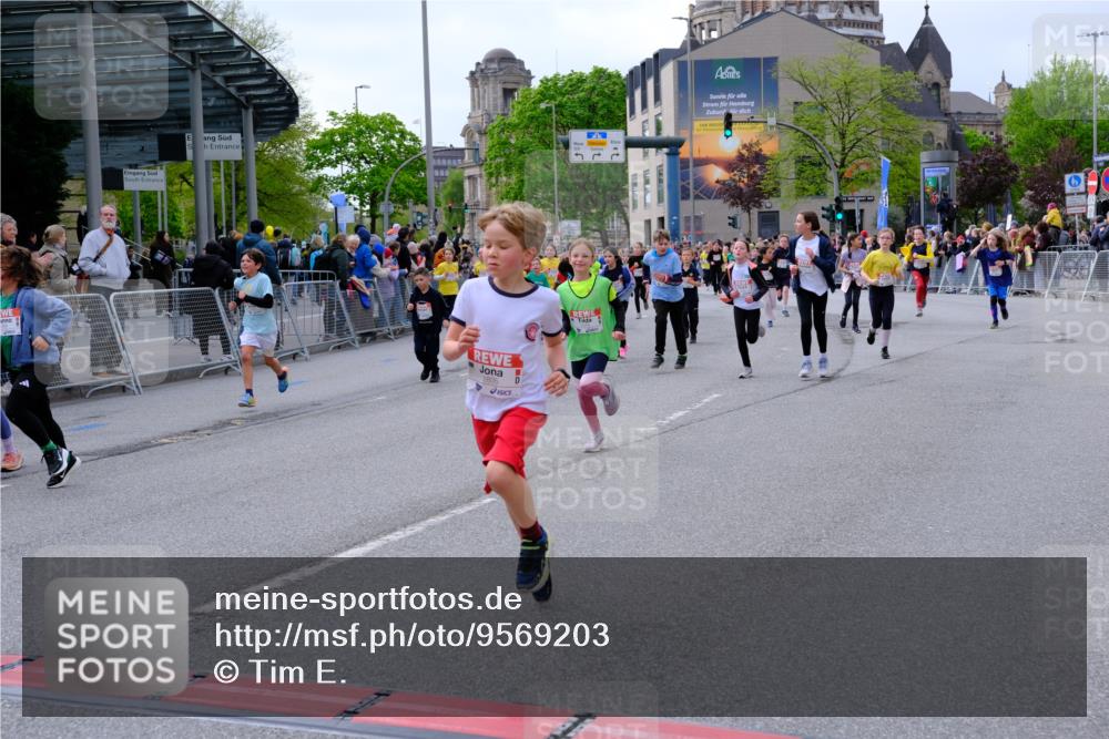 25.04.2026 - Das Zehntel Tim E. http://msf.ph/oto/9569203 25.04.2026 08:56:39 Ziel 1085, 1192, 1280, 1290, 1299, 1318, 1397, 1555, 1557, 1563, 1564, 1566, 1993, 1998, 2076, 2247, 2253, 2429, 2512, 2522, 2563, 2621, 2629, 2651, 2674, 2799, 2802, 2805, 2818, 2835, 2970, 2979, 3122, 3184, 3193, 3197, 3315, 3558, 3577, 4071 meine-sportfotos.de