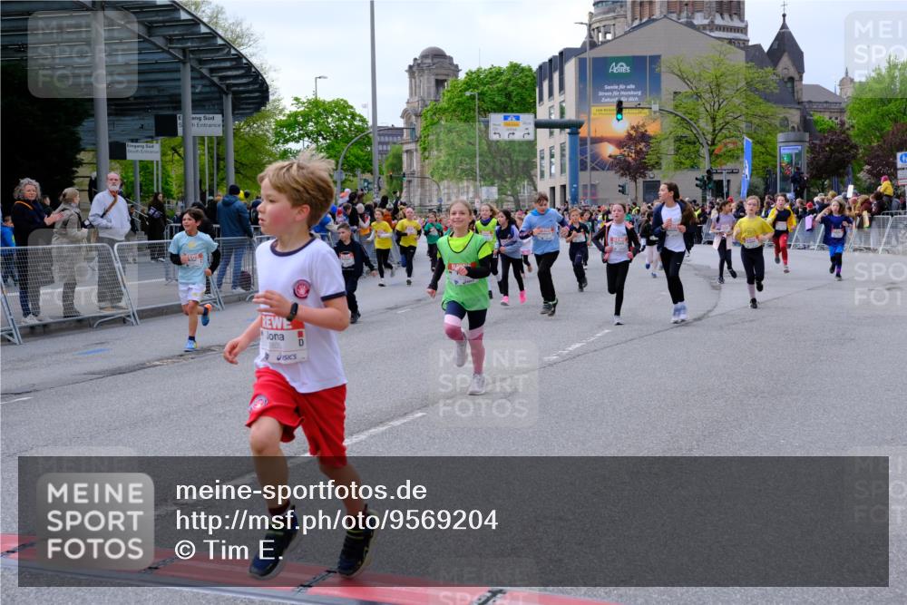 25.04.2026 - Das Zehntel Tim E. http://msf.ph/oto/9569204 25.04.2026 08:56:39 Ziel 1085, 1192, 1280, 1290, 1299, 1318, 1397, 1555, 1557, 1563, 1564, 1566, 1993, 1998, 2076, 2247, 2253, 2429, 2512, 2522, 2563, 2621, 2629, 2651, 2674, 2799, 2802, 2805, 2818, 2835, 2970, 2979, 3122, 3184, 3193, 3197, 3315, 3558, 3577, 4071 meine-sportfotos.de