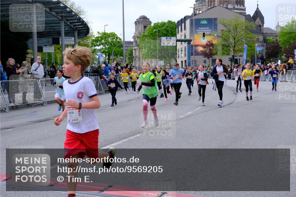 25.04.2026 - Das Zehntel Tim E. http://msf.ph/oto/9569205 25.04.2026 08:56:39 Ziel 1085, 1192, 1280, 1290, 1299, 1318, 1397, 1555, 1557, 1563, 1564, 1566, 1993, 1998, 2076, 2247, 2253, 2429, 2512, 2522, 2563, 2621, 2629, 2651, 2674, 2799, 2802, 2805, 2818, 2835, 2970, 2979, 3122, 3184, 3193, 3197, 3315, 3558, 3577, 4071 meine-sportfotos.de