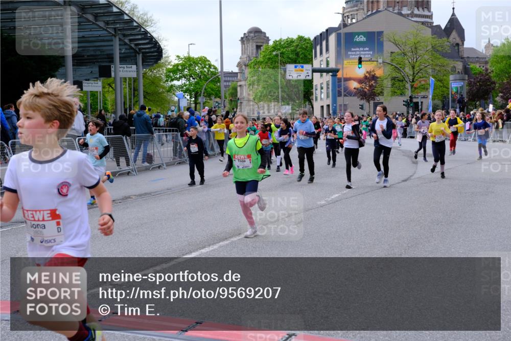 25.04.2026 - Das Zehntel Tim E. http://msf.ph/oto/9569207 25.04.2026 08:56:39 Ziel 1085, 1192, 1280, 1290, 1299, 1318, 1397, 1555, 1557, 1563, 1564, 1566, 1993, 1998, 2076, 2247, 2253, 2429, 2512, 2522, 2563, 2621, 2629, 2651, 2674, 2799, 2802, 2805, 2818, 2835, 2970, 2979, 3122, 3184, 3193, 3197, 3315, 3558, 3577, 4071 meine-sportfotos.de