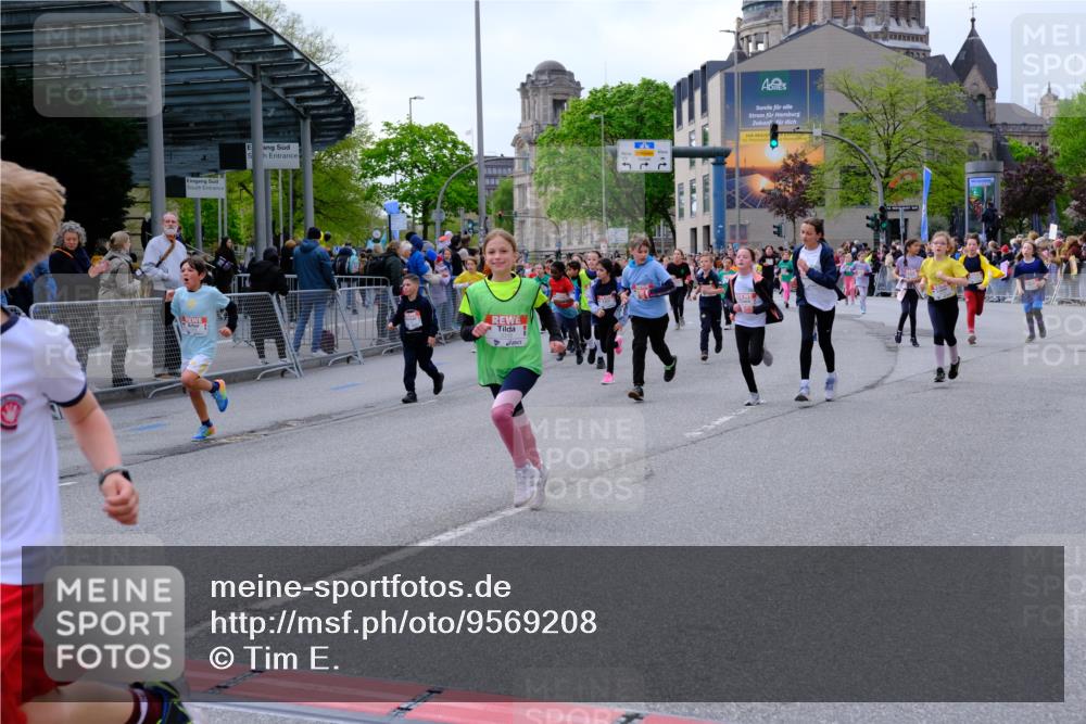 25.04.2026 - Das Zehntel Tim E. http://msf.ph/oto/9569208 25.04.2026 08:56:39 Ziel 1085, 1192, 1280, 1290, 1299, 1318, 1397, 1555, 1557, 1563, 1564, 1566, 1993, 1998, 2076, 2247, 2253, 2429, 2512, 2522, 2563, 2621, 2629, 2651, 2674, 2799, 2802, 2805, 2818, 2835, 2970, 2979, 3122, 3184, 3193, 3197, 3315, 3558, 3577, 4071 meine-sportfotos.de