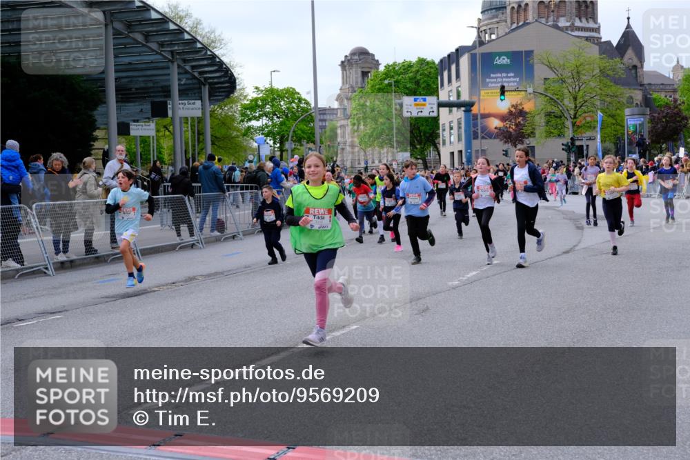 25.04.2026 - Das Zehntel Tim E. http://msf.ph/oto/9569209 25.04.2026 08:56:39 Ziel 1085, 1192, 1280, 1290, 1299, 1318, 1397, 1555, 1557, 1563, 1564, 1566, 1993, 1998, 2076, 2247, 2253, 2429, 2512, 2522, 2563, 2621, 2629, 2651, 2674, 2799, 2802, 2805, 2818, 2835, 2970, 2979, 3122, 3184, 3193, 3197, 3315, 3558, 3577, 4071 meine-sportfotos.de