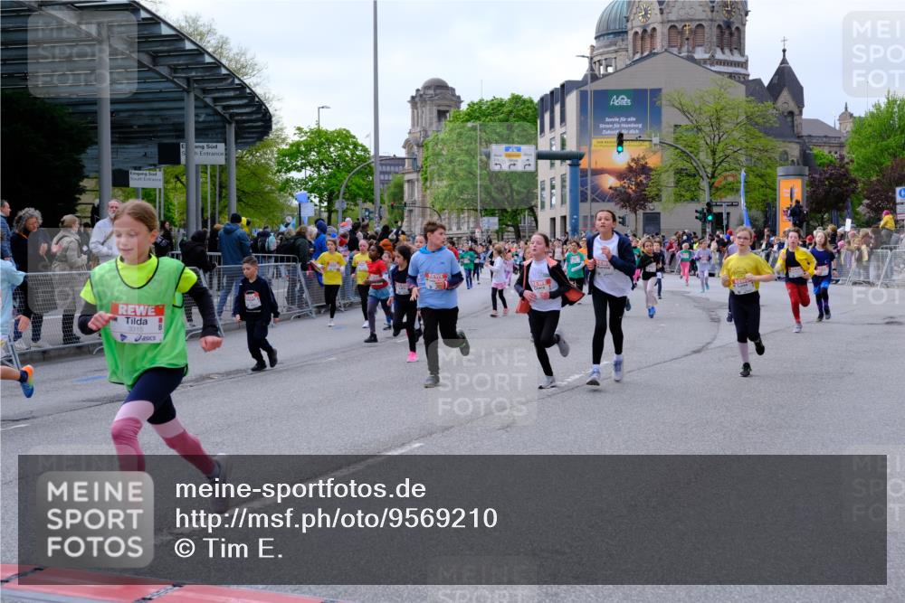 25.04.2026 - Das Zehntel Tim E. http://msf.ph/oto/9569210 25.04.2026 08:56:40 Ziel 1085, 1192, 1280, 1290, 1299, 1318, 1397, 1555, 1557, 1563, 1564, 1566, 1734, 1993, 1998, 2076, 2247, 2253, 2393, 2429, 2438, 2563, 2621, 2629, 2651, 2674, 2799, 2802, 2805, 2816, 2818, 2835, 2970, 2979, 3122, 3184, 3193, 3197, 3315, 3558, 3577, 4071 meine-sportfotos.de