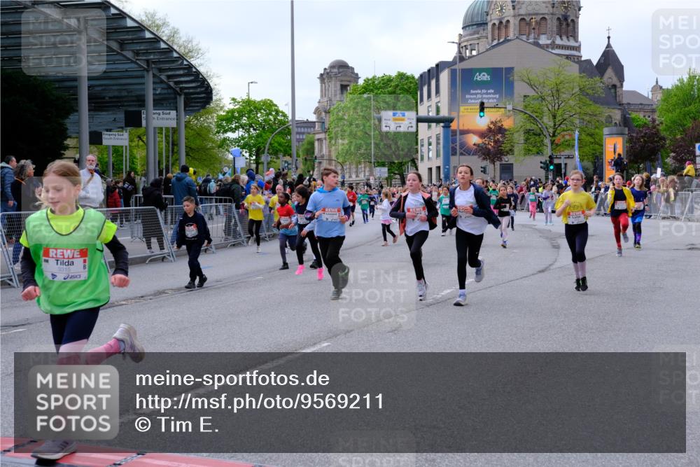 25.04.2026 - Das Zehntel Tim E. http://msf.ph/oto/9569211 25.04.2026 08:56:40 Ziel 1085, 1192, 1280, 1290, 1299, 1318, 1397, 1555, 1557, 1563, 1564, 1566, 1734, 1993, 1998, 2076, 2247, 2253, 2393, 2429, 2438, 2563, 2621, 2629, 2651, 2674, 2799, 2802, 2805, 2816, 2818, 2835, 2970, 2979, 3122, 3184, 3193, 3197, 3315, 3558, 3577, 4071 meine-sportfotos.de