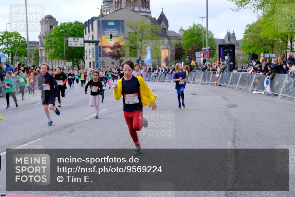 25.04.2026 - Das Zehntel Tim E. http://msf.ph/oto/9569224 25.04.2026 08:56:43 Ziel 1085, 1192, 1259, 1280, 1290, 1292, 1299, 1318, 1397, 1555, 1557, 1563, 1564, 1566, 1734, 1993, 1998, 2076, 2253, 2393, 2429, 2435, 2438, 2621, 2629, 2651, 2674, 2799, 2802, 2816, 2818, 2835, 2970, 2979, 3122, 3184, 3193, 3197, 3315, 3444, 3558, 3577, 3966, 3972, 4071 meine-sportfotos.de