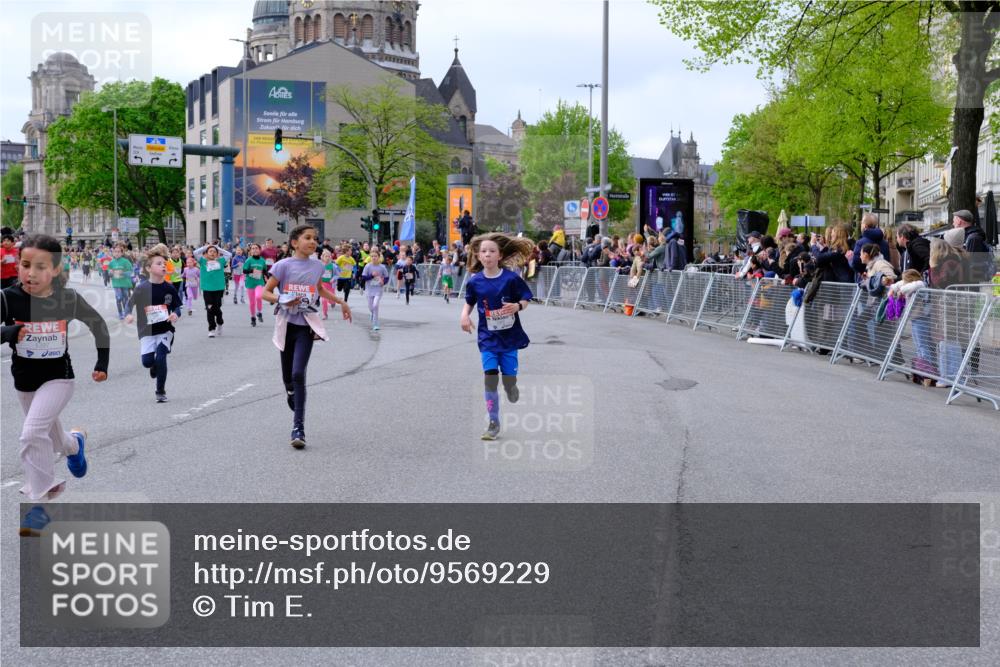 25.04.2026 - Das Zehntel Tim E. http://msf.ph/oto/9569229 25.04.2026 08:56:44 Ziel 1085, 1192, 1259, 1280, 1290, 1292, 1299, 1318, 1397, 1555, 1557, 1563, 1564, 1566, 1734, 1993, 1998, 2076, 2253, 2393, 2429, 2435, 2438, 2523, 2537, 2621, 2629, 2651, 2674, 2799, 2802, 2816, 2818, 2835, 3122, 3184, 3193, 3197, 3315, 3444, 3558, 3577, 3966, 3972 meine-sportfotos.de