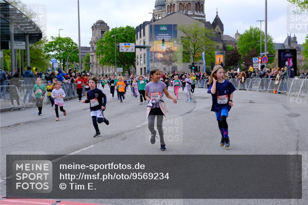 25.04.2026 - Das Zehntel Tim E. http://msf.ph/oto/9569234 25.04.2026 08:56:45 Ziel 1085, 1192, 1259, 1280, 1290, 1292, 1299, 1318, 1397, 1555, 1557, 1564, 1734, 1993, 1998, 2076, 2253, 2393, 2429, 2435, 2438, 2462, 2480, 2523, 2537, 2621, 2629, 2651, 2674, 2710, 2747, 2799, 2802, 2816, 2818, 2835, 3122, 3193, 3315, 3444, 3558, 3577, 3657, 3966, 3972 meine-sportfotos.de