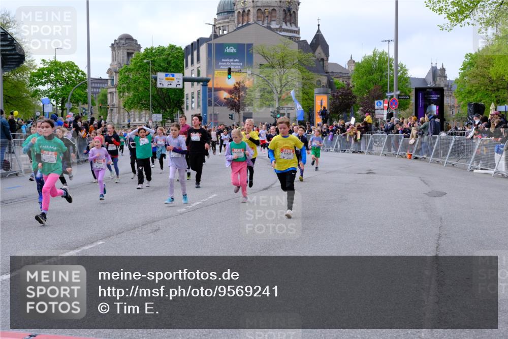 25.04.2026 - Das Zehntel Tim E. http://msf.ph/oto/9569241 25.04.2026 08:56:48 Ziel 1085, 1182, 1192, 1259, 1290, 1292, 1299, 1313, 1318, 1397, 1734, 1826, 1993, 2020, 2253, 2311, 2393, 2405, 2435, 2438, 2462, 2480, 2523, 2537, 2621, 2664, 2710, 2747, 2749, 2799, 2802, 2816, 2818, 2941, 2951, 2953, 2963, 3005, 3029, 3193, 3444, 3558, 3577, 3657, 3884, 3887, 3904, 3966, 3972, 4033, 4034 meine-sportfotos.de