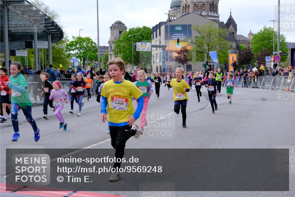 25.04.2026 - Das Zehntel Tim E. http://msf.ph/oto/9569248 25.04.2026 08:56:49 Ziel 1085, 1088, 1182, 1192, 1259, 1290, 1292, 1299, 1313, 1318, 1397, 1734, 1815, 1826, 2020, 2253, 2311, 2393, 2405, 2435, 2438, 2462, 2480, 2523, 2537, 2621, 2664, 2710, 2747, 2749, 2799, 2802, 2816, 2818, 2941, 2951, 2953, 2963, 3005, 3029, 3193, 3254, 3444, 3558, 3577, 3657, 3812, 3884, 3887, 3904, 3966, 3972, 4033, 4034 meine-sportfotos.de