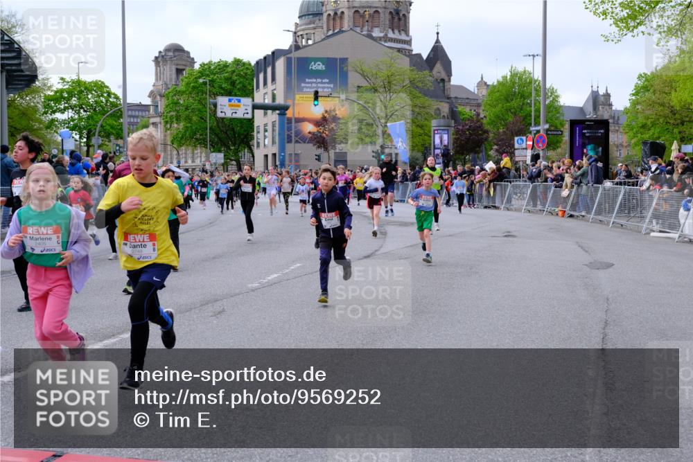 25.04.2026 - Das Zehntel Tim E. http://msf.ph/oto/9569252 25.04.2026 08:56:51 Ziel 1085, 1088, 1182, 1259, 1292, 1299, 1313, 1397, 1468, 1734, 1763, 1815, 1826, 2020, 2165, 2253, 2311, 2393, 2405, 2435, 2436, 2438, 2444, 2462, 2480, 2523, 2537, 2621, 2664, 2710, 2747, 2749, 2799, 2802, 2816, 2941, 2951, 2953, 2963, 3005, 3029, 3193, 3254, 3444, 3515, 3657, 3812, 3884, 3887, 3904, 3966, 3972, 4033, 4034 meine-sportfotos.de