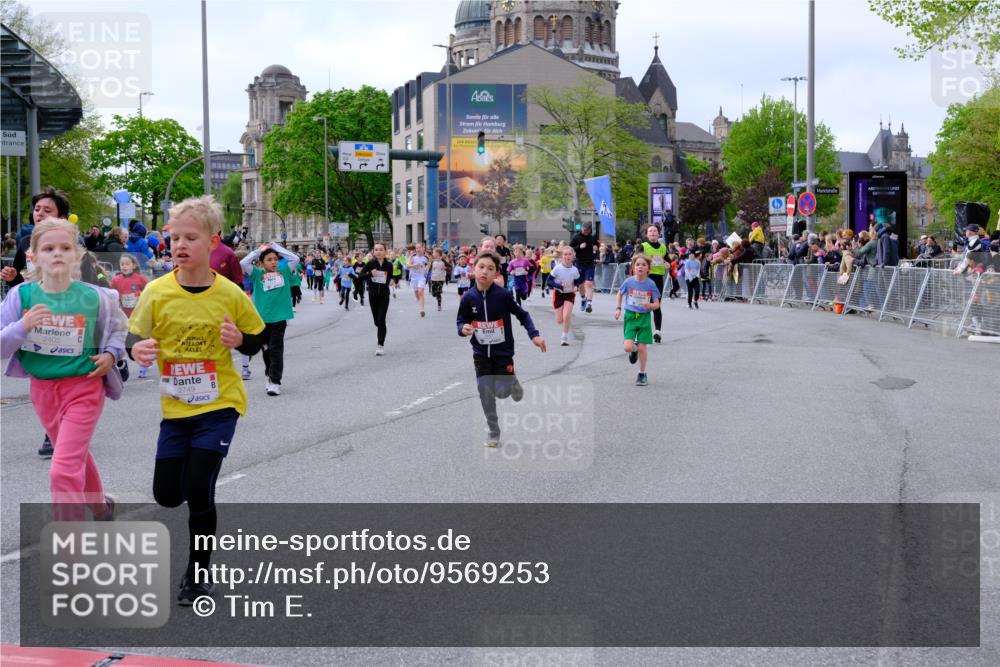 25.04.2026 - Das Zehntel Tim E. http://msf.ph/oto/9569253 25.04.2026 08:56:51 Ziel 1085, 1088, 1182, 1259, 1292, 1299, 1313, 1397, 1468, 1734, 1763, 1815, 1826, 2020, 2165, 2253, 2311, 2393, 2405, 2435, 2436, 2438, 2444, 2462, 2480, 2523, 2537, 2621, 2664, 2710, 2747, 2749, 2799, 2802, 2816, 2941, 2951, 2953, 2963, 3005, 3029, 3193, 3254, 3444, 3515, 3657, 3812, 3884, 3887, 3904, 3966, 3972, 4033, 4034 meine-sportfotos.de