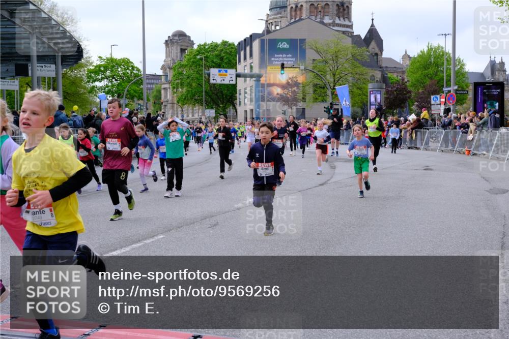 25.04.2026 - Das Zehntel Tim E. http://msf.ph/oto/9569256 25.04.2026 08:56:51 Ziel 1085, 1088, 1182, 1259, 1292, 1299, 1313, 1397, 1468, 1734, 1763, 1815, 1826, 2020, 2165, 2253, 2311, 2393, 2405, 2435, 2436, 2438, 2444, 2462, 2480, 2523, 2537, 2621, 2664, 2710, 2747, 2749, 2799, 2802, 2816, 2941, 2951, 2953, 2963, 3005, 3029, 3193, 3254, 3444, 3515, 3657, 3812, 3884, 3887, 3904, 3966, 3972, 4033, 4034 meine-sportfotos.de