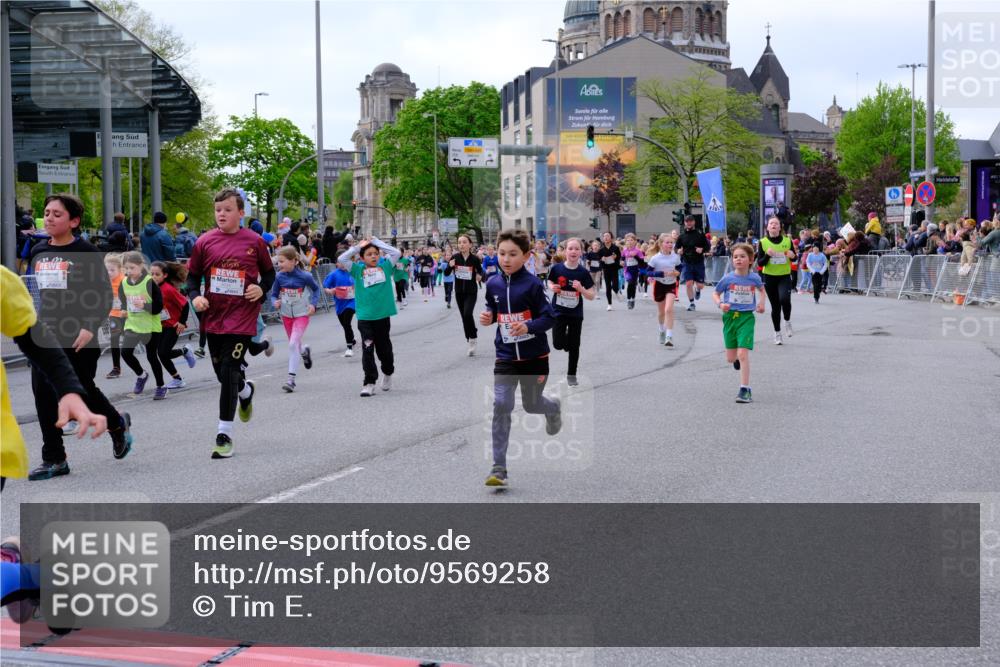 25.04.2026 - Das Zehntel Tim E. http://msf.ph/oto/9569258 25.04.2026 08:56:51 Ziel 1085, 1088, 1182, 1259, 1292, 1299, 1313, 1397, 1468, 1734, 1763, 1815, 1826, 2020, 2165, 2253, 2311, 2393, 2405, 2435, 2436, 2438, 2444, 2462, 2480, 2523, 2537, 2621, 2664, 2710, 2747, 2749, 2799, 2802, 2816, 2941, 2951, 2953, 2963, 3005, 3029, 3193, 3254, 3444, 3515, 3657, 3812, 3884, 3887, 3904, 3966, 3972, 4033, 4034 meine-sportfotos.de