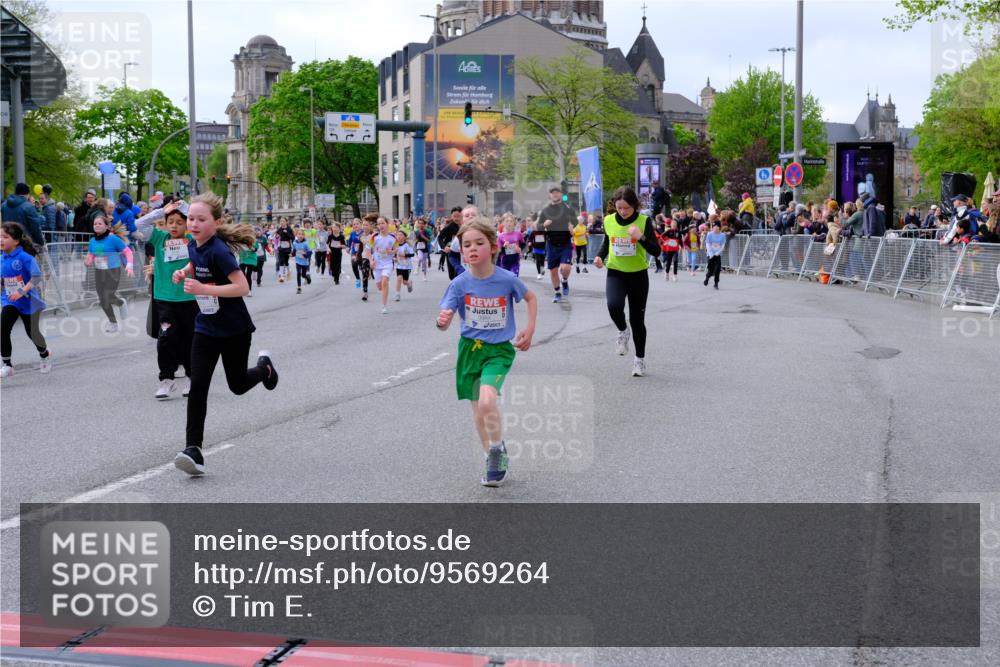 25.04.2026 - Das Zehntel Tim E. http://msf.ph/oto/9569264 25.04.2026 08:56:53 Ziel 1088, 1182, 1259, 1292, 1313, 1468, 1747, 1763, 1815, 1826, 2020, 2026, 2038, 2070, 2073, 2165, 2311, 2405, 2435, 2436, 2444, 2462, 2480, 2523, 2537, 2664, 2710, 2747, 2749, 2941, 2951, 2953, 2963, 3005, 3029, 3254, 3444, 3515, 3657, 3730, 3812, 3884, 3887, 3904, 3966, 3972, 4033, 4034 meine-sportfotos.de