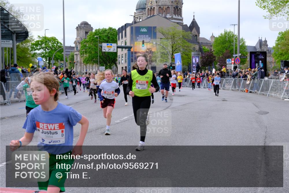 25.04.2026 - Das Zehntel Tim E. http://msf.ph/oto/9569271 25.04.2026 08:56:54 Ziel 1088, 1182, 1292, 1313, 1468, 1747, 1763, 1815, 1826, 2020, 2026, 2038, 2070, 2073, 2165, 2311, 2405, 2436, 2444, 2446, 2462, 2479, 2480, 2523, 2537, 2664, 2710, 2747, 2749, 2941, 2951, 2953, 2963, 3005, 3029, 3254, 3444, 3515, 3657, 3730, 3812, 3884, 3887, 3904, 4033, 4034 meine-sportfotos.de