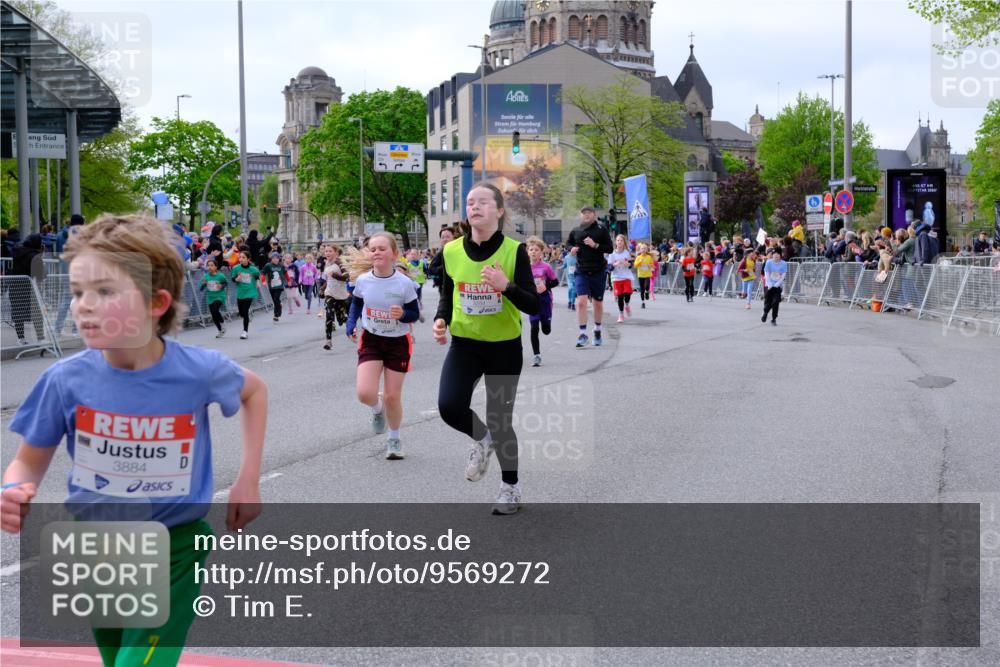 25.04.2026 - Das Zehntel Tim E. http://msf.ph/oto/9569272 25.04.2026 08:56:54 Ziel 1088, 1182, 1292, 1313, 1468, 1747, 1763, 1815, 1826, 2020, 2026, 2038, 2070, 2073, 2165, 2311, 2405, 2436, 2444, 2446, 2462, 2479, 2480, 2523, 2537, 2664, 2710, 2747, 2749, 2941, 2951, 2953, 2963, 3005, 3029, 3254, 3444, 3515, 3657, 3730, 3812, 3884, 3887, 3904, 4033, 4034 meine-sportfotos.de